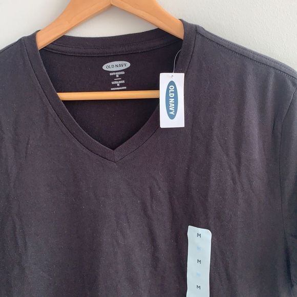 New Old Navy Soft Washed Black V-Neck T-Shirt - Picture 3 of 5